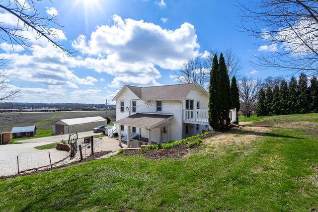 6400 Valley Drive, Bettendorf, IA 52722