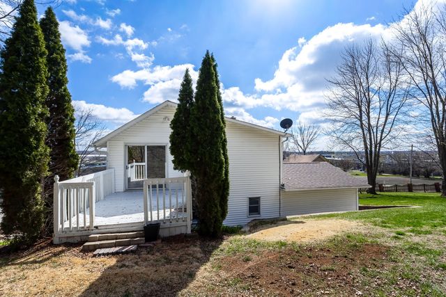 6400 Valley Drive, Bettendorf, IA 52722