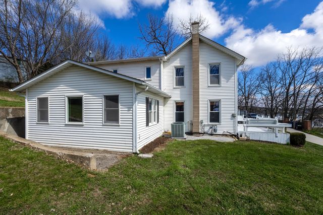 6400 Valley Drive, Bettendorf, IA 52722