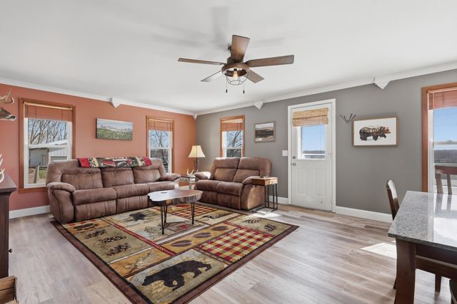 6400 Valley Drive, Bettendorf, IA 52722
