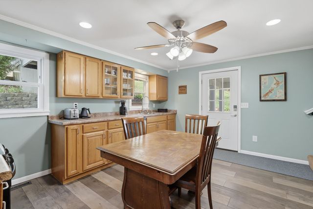 6400 Valley Drive, Bettendorf, IA 52722