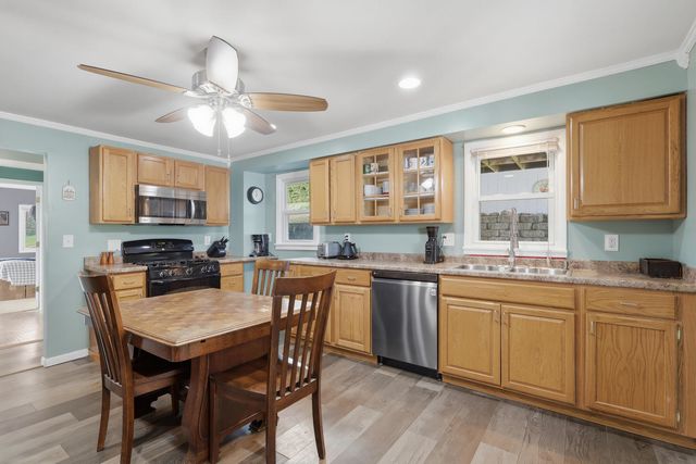 6400 Valley Drive, Bettendorf, IA 52722