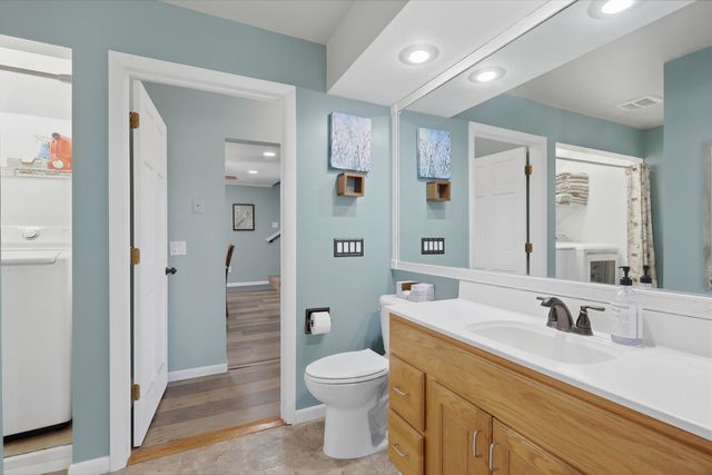 6400 Valley Drive, Bettendorf, IA 52722