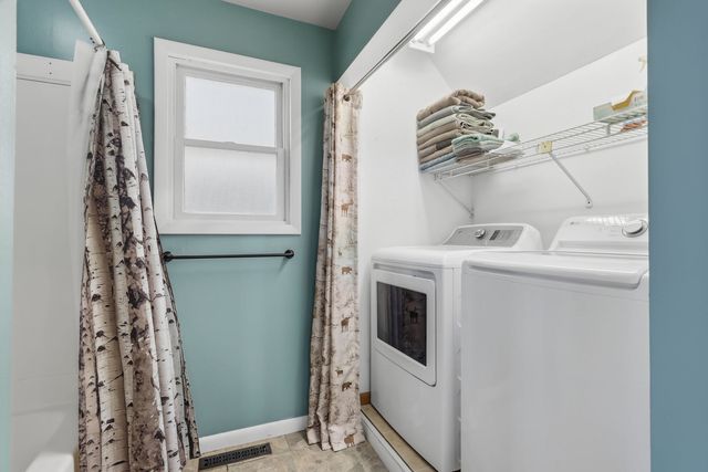 6400 Valley Drive, Bettendorf, IA 52722