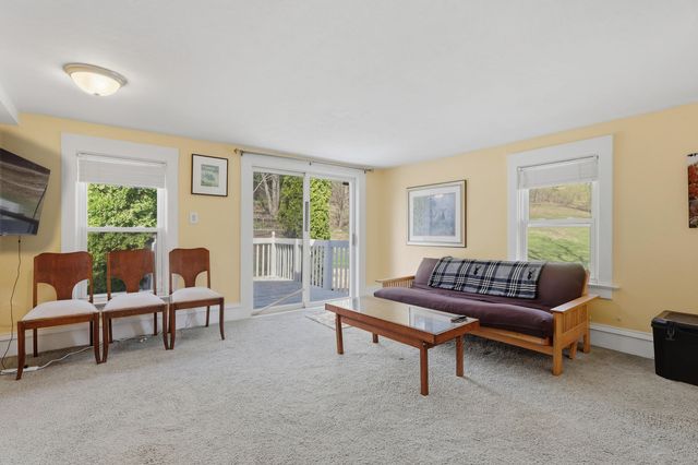 6400 Valley Drive, Bettendorf, IA 52722