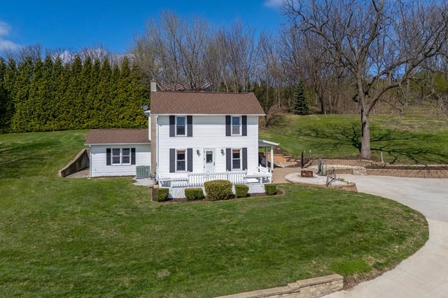 6400 Valley Drive, Bettendorf, IA 52722