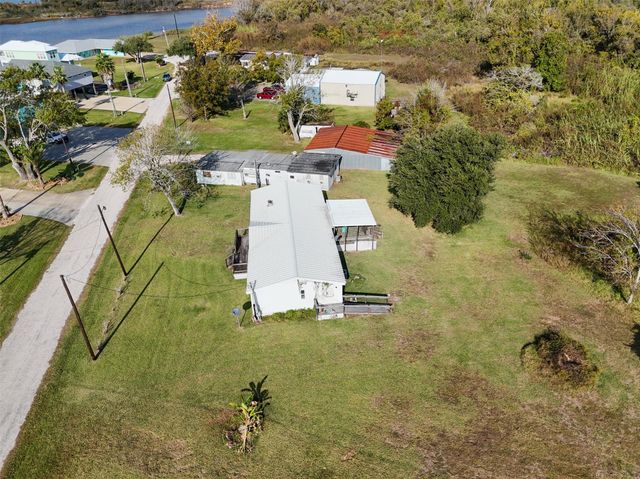 686 County Road 257, Matagorda, TX 77457