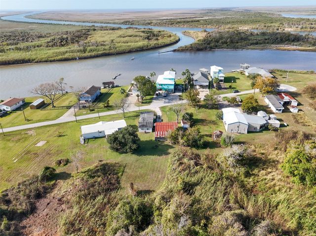 686 County Road 257, Matagorda, TX 77457