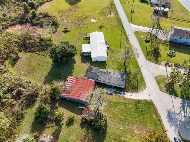 686 County Road 257, Matagorda, TX 77457
