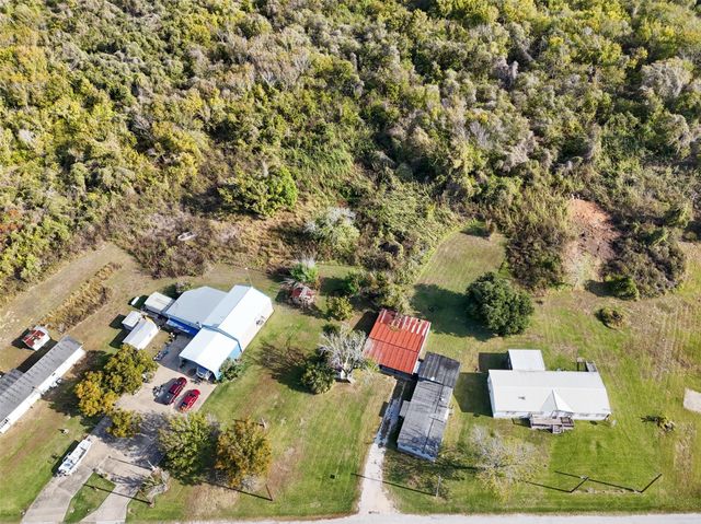 686 County Road 257, Matagorda, TX 77457