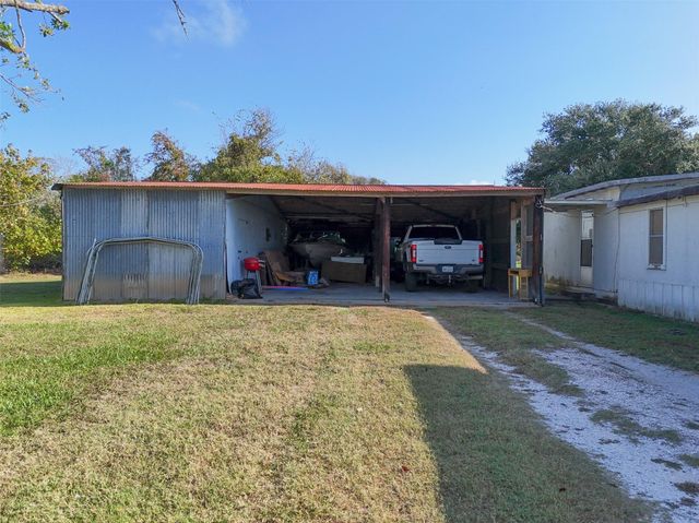 686 County Road 257, Matagorda, TX 77457