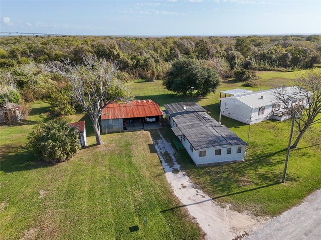686 County Road 257, Matagorda, TX 77457