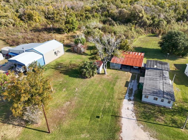 686 County Road 257, Matagorda, TX 77457