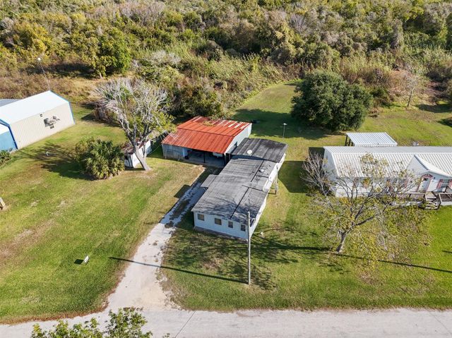 686 County Road 257, Matagorda, TX 77457