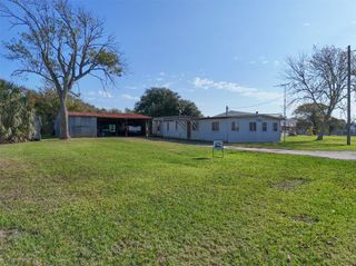686 County Road 257, Matagorda, TX 77457