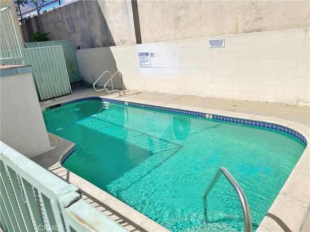 15527 Parthenia Street 4, North Hills, CA 91343