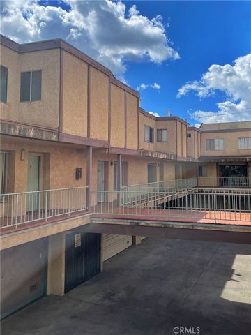 15527 Parthenia Street 4, North Hills, CA 91343