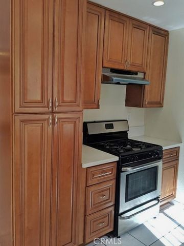 15527 Parthenia Street 4, North Hills, CA 91343