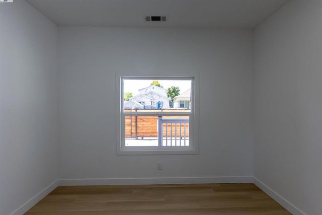 1276 64Th Ave, Oakland, CA 94621