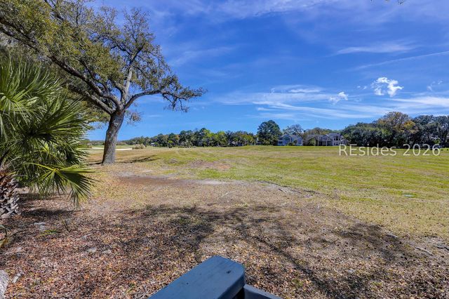 60 Carnoustie Rd Apt 979, Hilton Head Island, SC 29928