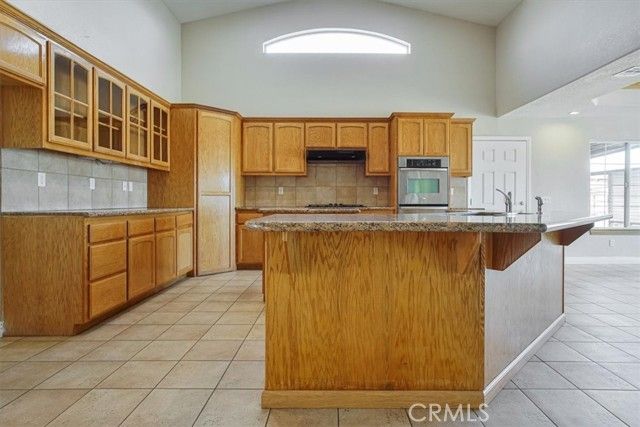 12771 Elm Street, Oak Hills, CA 92344