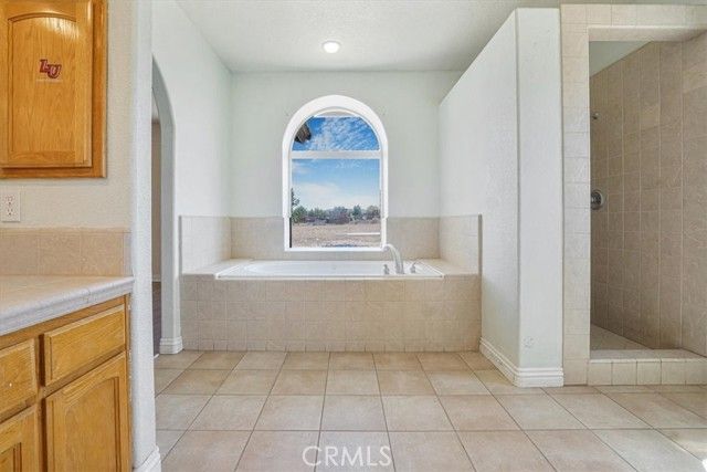 12771 Elm Street, Oak Hills, CA 92344