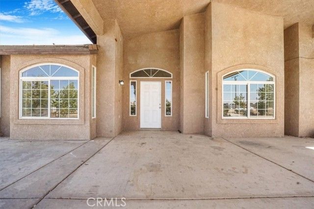 12771 Elm Street, Oak Hills, CA 92344