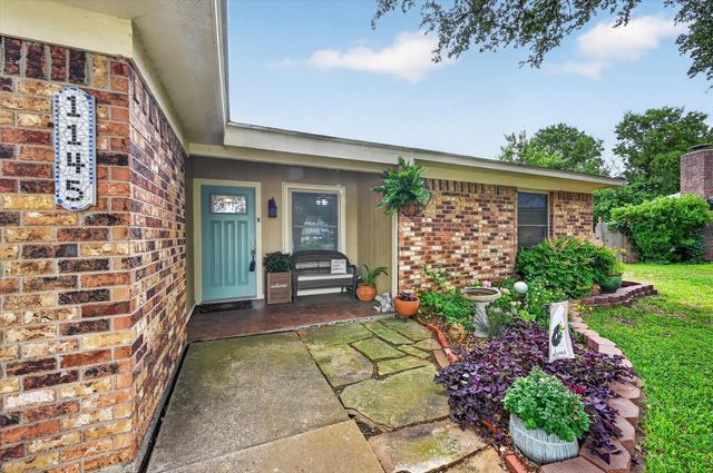 1145 S Timberline Drive, Benbrook, TX 76126