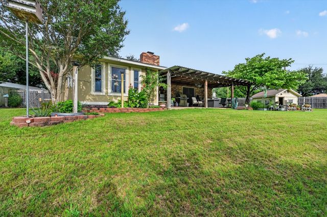 1145 S Timberline Drive, Benbrook, TX 76126