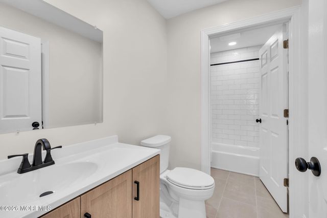 18-7 Augusta Court, Freehold, NJ 07728