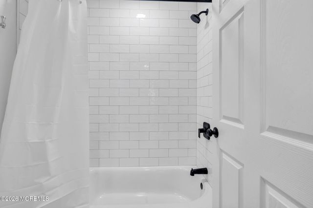 18-7 Augusta Court, Freehold, NJ 07728