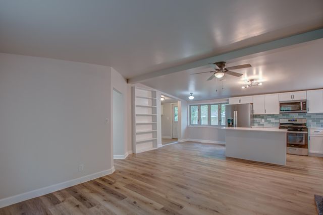 4605 Bear Lane, Valparaiso, IN 46383