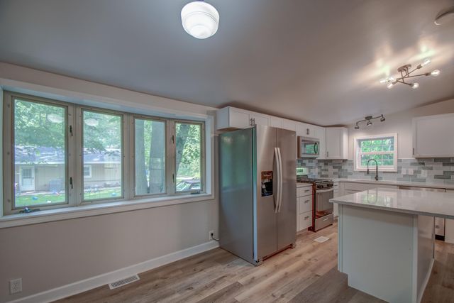 4605 Bear Lane, Valparaiso, IN 46383