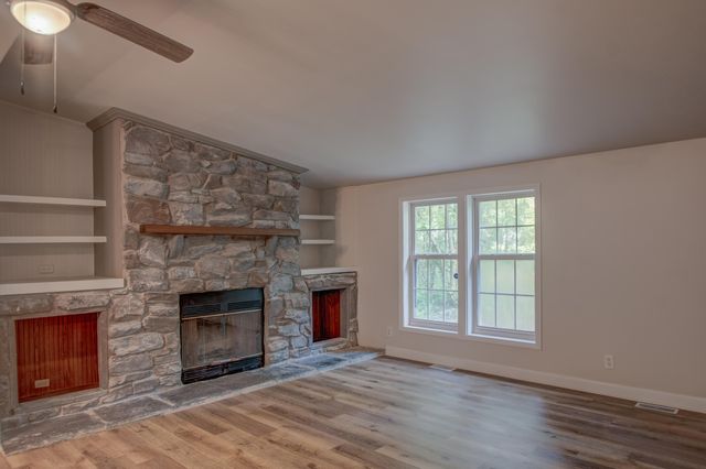 4605 Bear Lane, Valparaiso, IN 46383