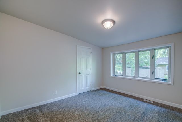 4605 Bear Lane, Valparaiso, IN 46383