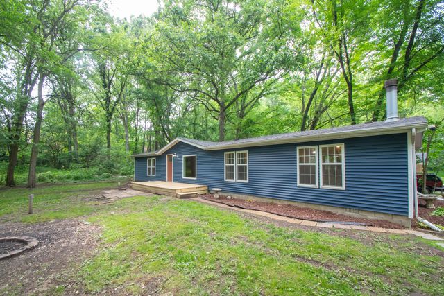 4605 Bear Lane, Valparaiso, IN 46383