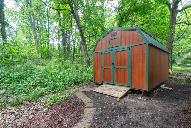 4605 Bear Lane, Valparaiso, IN 46383