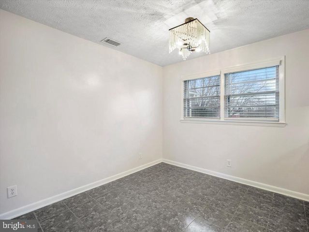 570 WELLTOWN RD, Winchester, VA 22603