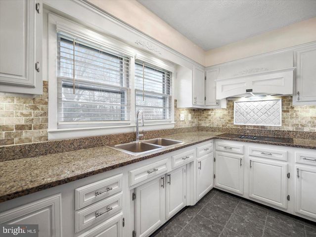 570 WELLTOWN RD, Winchester, VA 22603