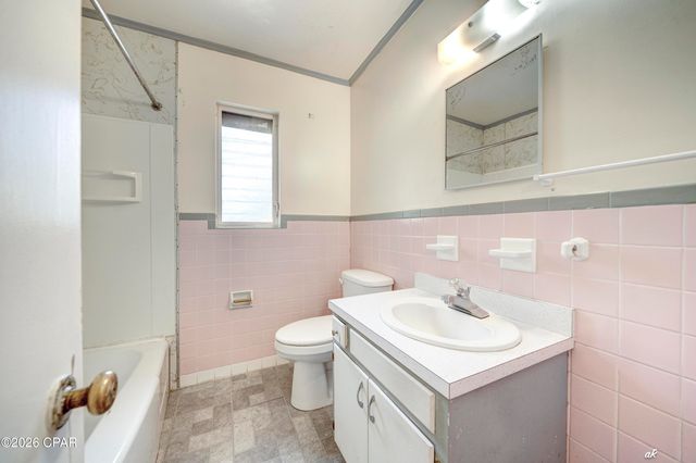 2224 Edgewood Drive, Panama City, FL 32405