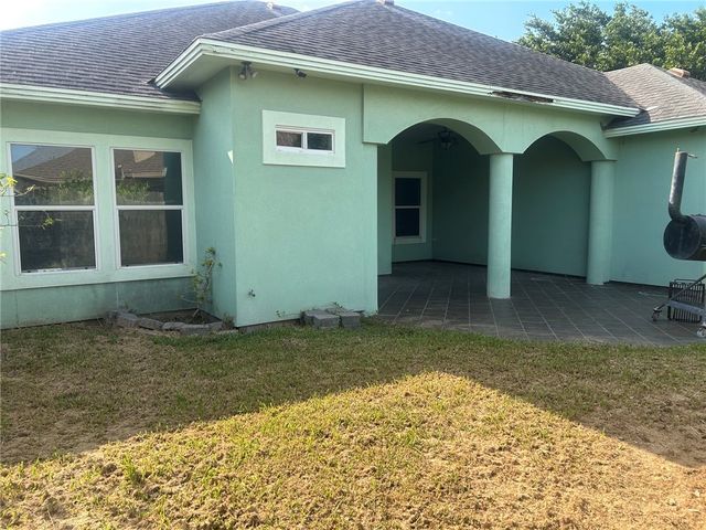 8302 Serenity Cir, Corpus Christi, TX 78414