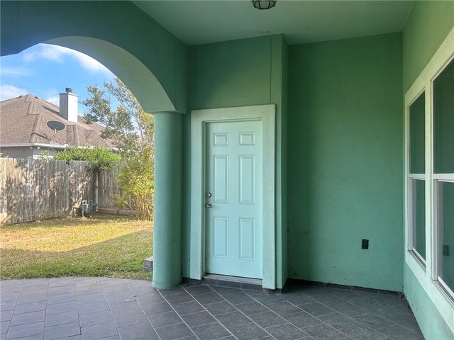 8302 Serenity Cir, Corpus Christi, TX 78414