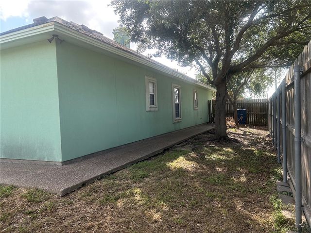 8302 Serenity Cir, Corpus Christi, TX 78414