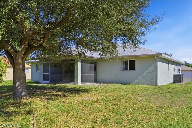 826 SE 5th CT, Cape Coral, FL 33990