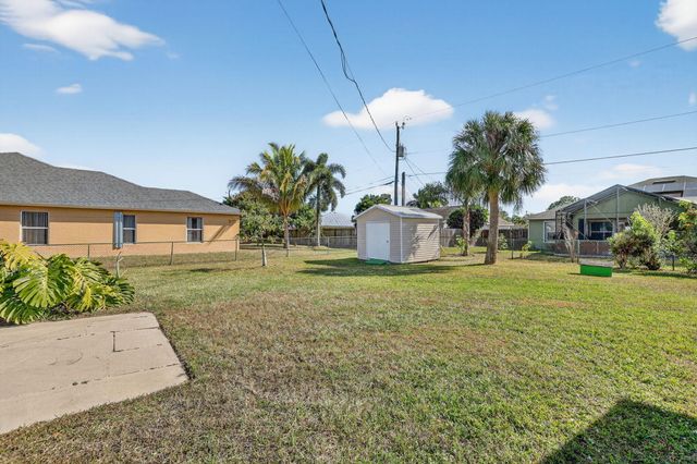 184 SW Uneeda Place, Port St. Lucie, Port St Lucie, FL 34953