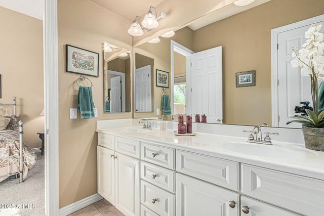 1619 W MOODY Trail, Phoenix, AZ 85041