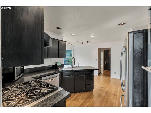 706 Sw COLONY Dr, Portland, OR 97219