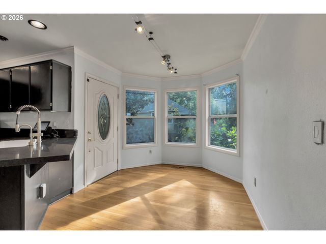 706 Sw COLONY Dr, Portland, OR 97219