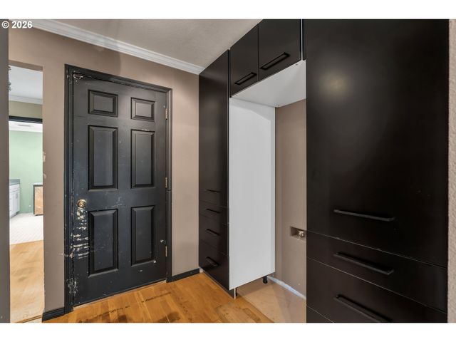 706 Sw COLONY Dr, Portland, OR 97219
