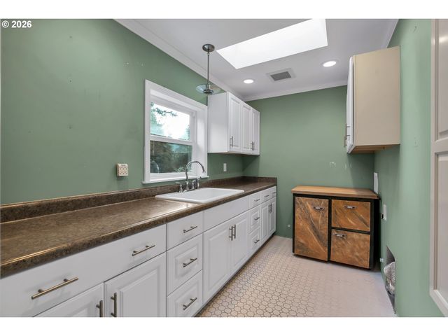 706 Sw COLONY Dr, Portland, OR 97219